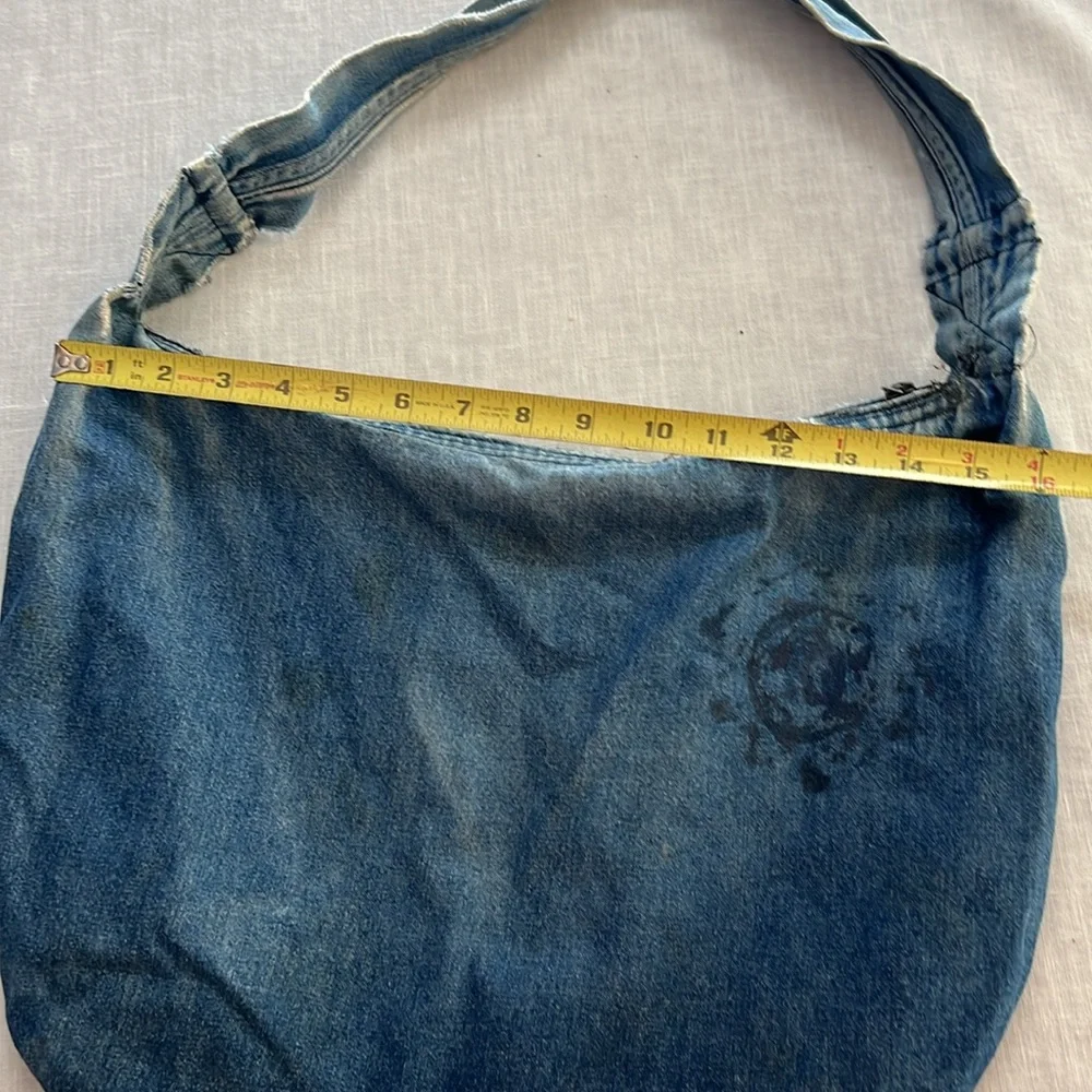🌞 Blue denim zip up distressed hobo bag large spacious floral lined inside